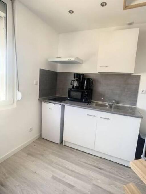 Апартаменти Atypique T1 Duplex - Wifi .Parking .Proche .Gare Сен-Кантен Екстер'єр фото